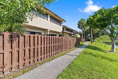 7640 NW 79th Ave #L6, Tamarac, FL 33321 - Photo 17