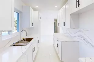 1749 SW 8th St, Homestead, FL 33030 - Photo 9
