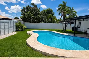 1749 SW 8th St, Homestead, FL 33030 - Photo 15