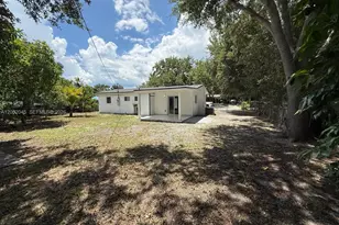 1251 NE 208th Terrace, Miami, FL 33179 - Photo 35
