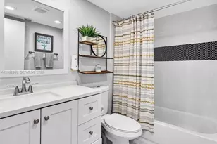 12500 SW 5th Ct, Pembroke Pines, FL 33027 - Photo 15