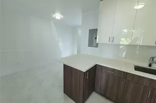 1646 NW 1st Pl, Miami, FL 33136 - Photo 5