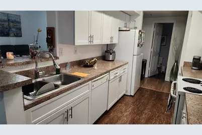 11601 SW 2nd St #21202, Pembroke Pines, FL 33025 - Photo 3