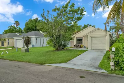 949 SW 7th Pl, Florida City, FL 33034 - Photo 31