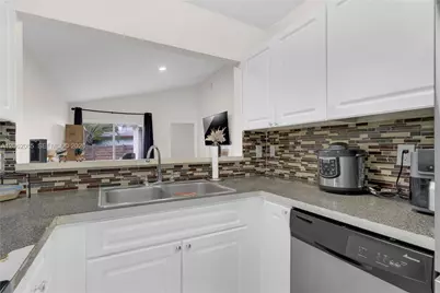 949 SW 7th Pl, Florida City, FL 33034 - Photo 19