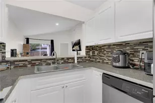 949 SW 7th Pl, Florida City, FL 33034 - Photo 19