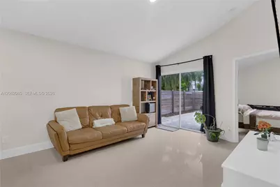 949 SW 7th Pl, Florida City, FL 33034 - Photo 3