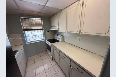 1154 W 35th St #213, Hialeah, FL 33012 - Photo 7