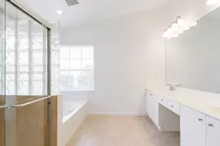 19334 NW 12th St, Pembroke Pines, FL 33029 - Photo 9