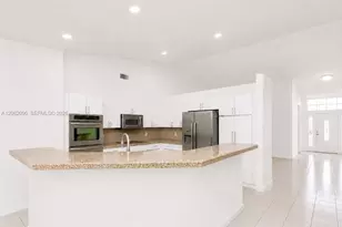 19334 NW 12th St, Pembroke Pines, FL 33029 - Photo 5