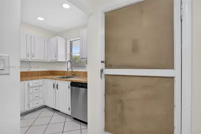 6080 NW 44th St #410, Lauderhill, FL 33319 - Photo 5