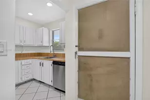 6080 NW 44th St, Lauderhill, FL 33319 - Photo 5