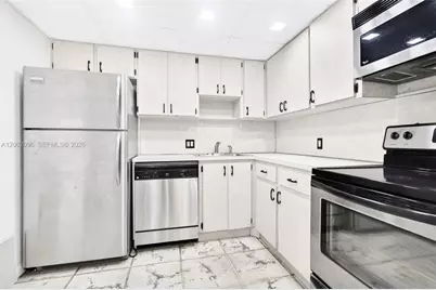 20335 W Country Club Dr #107, Aventura, FL 33180 - Photo 5