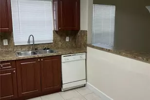 9 NE 44th St, Deerfield Beach, FL 33064 - Photo 3