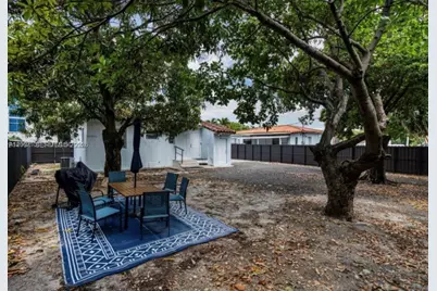 1021 NW 37th Ave, Miami, FL 33125 - Photo 19
