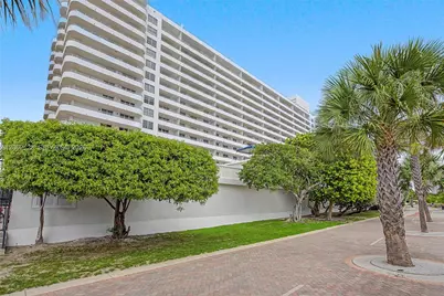5555 Collins Ave #10V, Miami Beach, FL 33140 - Photo 21
