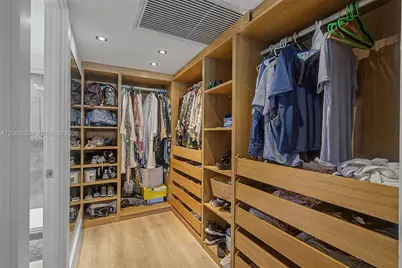 5555 Collins Ave #10V, Miami Beach, FL 33140 - Photo 15
