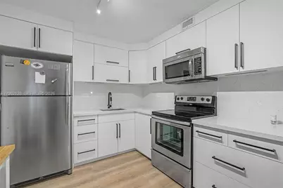 5555 Collins Ave #10V, Miami Beach, FL 33140 - Photo 7