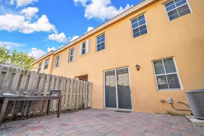 1429 SE 26th Ave, Homestead, FL 33035 - Photo 13
