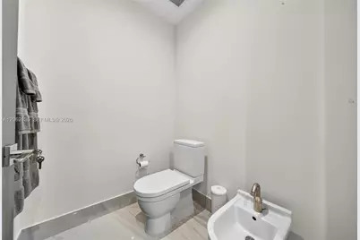 1100 Biscayne Blvd #5502, Miami, FL 33132 - Photo 37