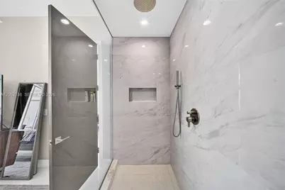 1100 Biscayne Blvd #5502, Miami, FL 33132 - Photo 33