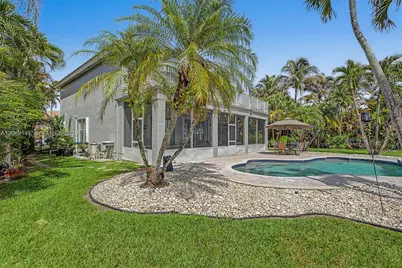 694 SW 168th Way, Pembroke Pines, FL 33027 - Photo 15