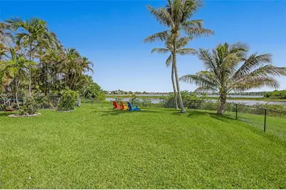 694 SW 168th Way, Pembroke Pines, FL 33027 - Photo 17