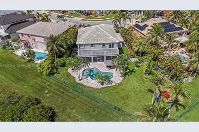 694 SW 168th Way, Pembroke Pines, FL 33027 - Photo 5