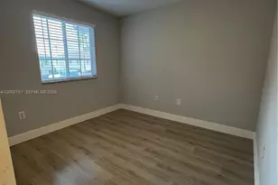 8360 NW 10th St, Miami, FL 33126 - Photo 11