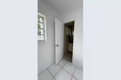 120 Royal Palm Rd #111, Hialeah Gardens, FL 33016 - Photo 19