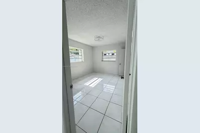 120 Royal Palm Rd #111, Hialeah Gardens, FL 33016 - Photo 15