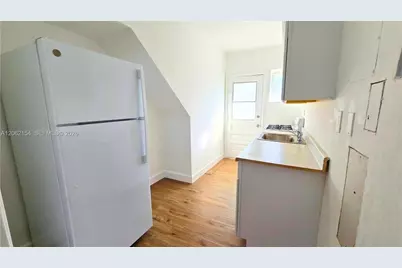 660 84th St #39, Miami Beach, FL 33141 - Photo 5