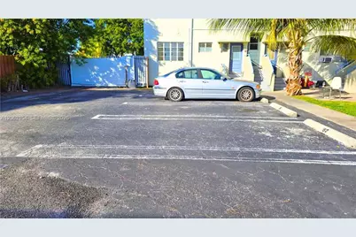660 84th St #39, Miami Beach, FL 33141 - Photo 17