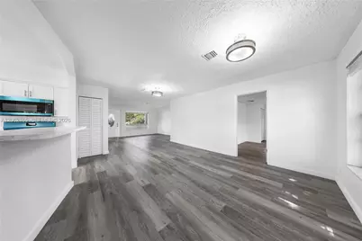 820 NW 38th Ave, Lauderhill, FL 33311 - Photo 7