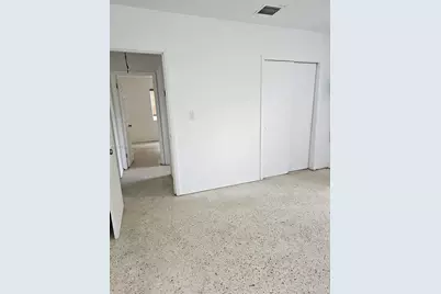 648 E 28th St, Hialeah, FL 33013 - Photo 11