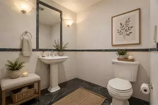 1402 Brickell Bay Dr, Miami, FL 33131 - Photo 5