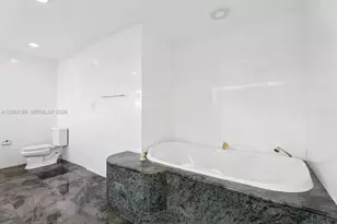 1402 Brickell Bay Dr, Miami, FL 33131 - Photo 19