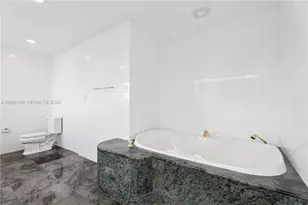 1402 Brickell Bay Dr, Miami, FL 33131 - Photo 11