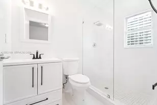 1402 Brickell Bay Dr, Miami, FL 33131 - Photo 27