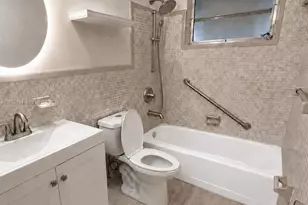 810 NW 8th Ave, Dania Beach, FL 33004 - Photo 19