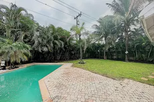 810 NW 8th Ave, Dania Beach, FL 33004 - Photo 3