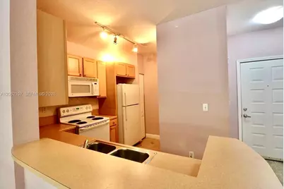 6001 SW 70th St #117, South Miami, FL 33143 - Photo 5