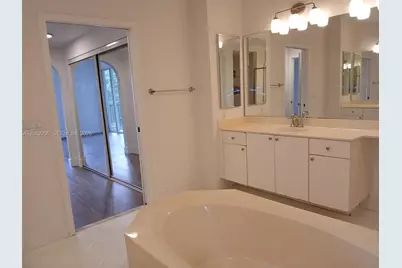 10770 NW 66th St #412, Doral, FL 33178 - Photo 21