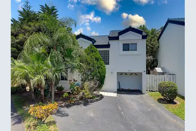 21221 NE 3rd Ct, Miami, FL 33179 - Photo 23