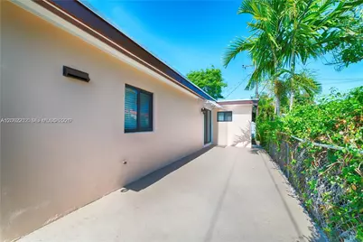 4350 SW 1st St #Rear, Coral Gables, FL 33134 - Photo 9