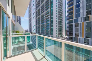 41 SE 5th St, Miami, FL 33131 - Photo 11