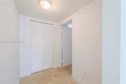 41 SE 5th St #906, Miami, FL 33131 - Photo 19