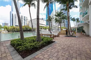 41 SE 5th St, Miami, FL 33131 - Photo 25
