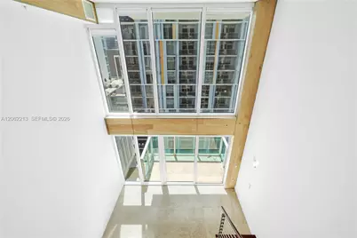 41 SE 5th St #906, Miami, FL 33131 - Photo 17