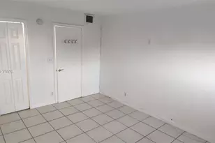 4550 NW 9th St, Miami, FL 33126 - Photo 31